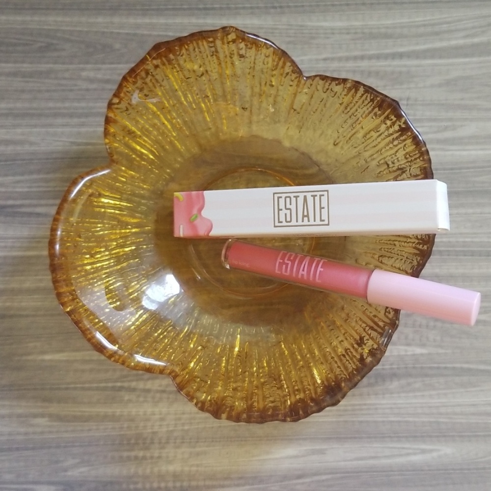 3/$18👽Estate lip icing -shade Drip